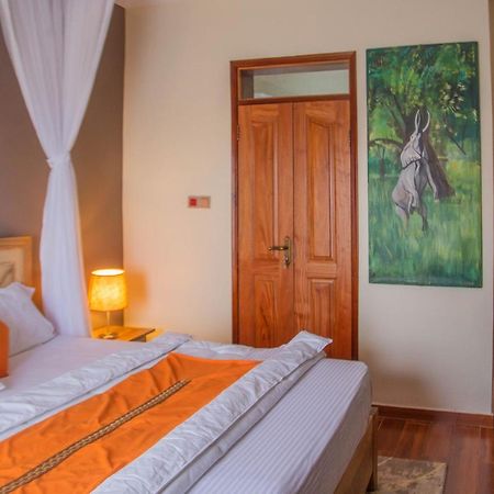 Savannah Suites Lubowa Extérieur photo